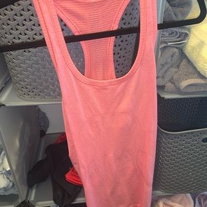 Lulu lemon swiftly tank